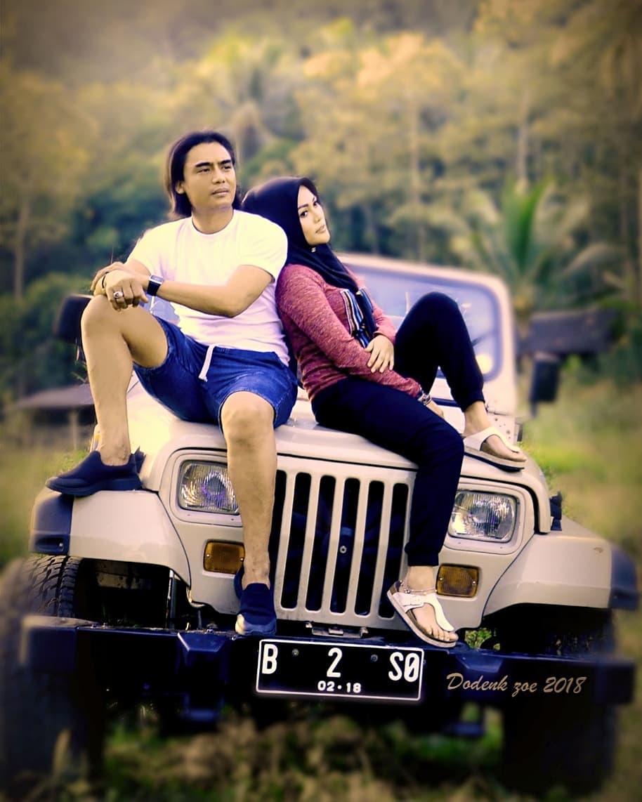 Digugat cerai, ini 15 momen mesra Charly Van Houten dan istri