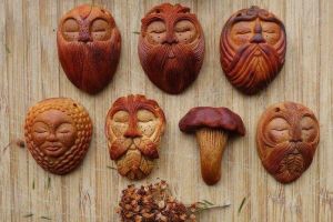 Kerap dibuang, 7 potret biji alpukat dipahat jadi patung ini kreatif