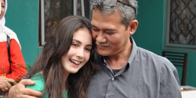 5 Momen kebersamaan Arumi Bachsin dengan almarhum ayahnya