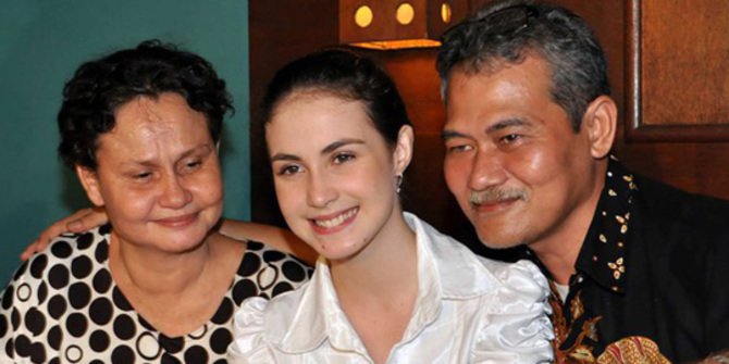 5 Momen kebersamaan Arumi Bachsin dengan almarhum ayahnya