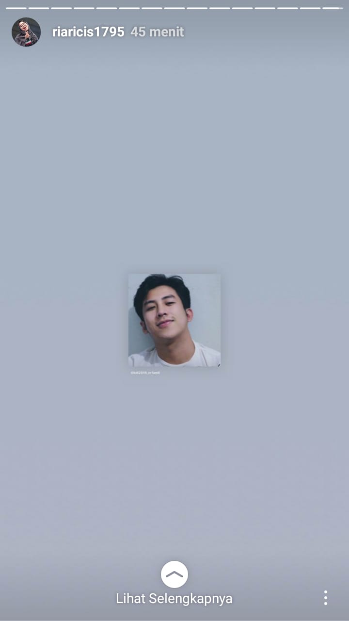 Bongkar 10 Insta Story Ria Ricis & Erfandi, isyaratkan hubungan serius