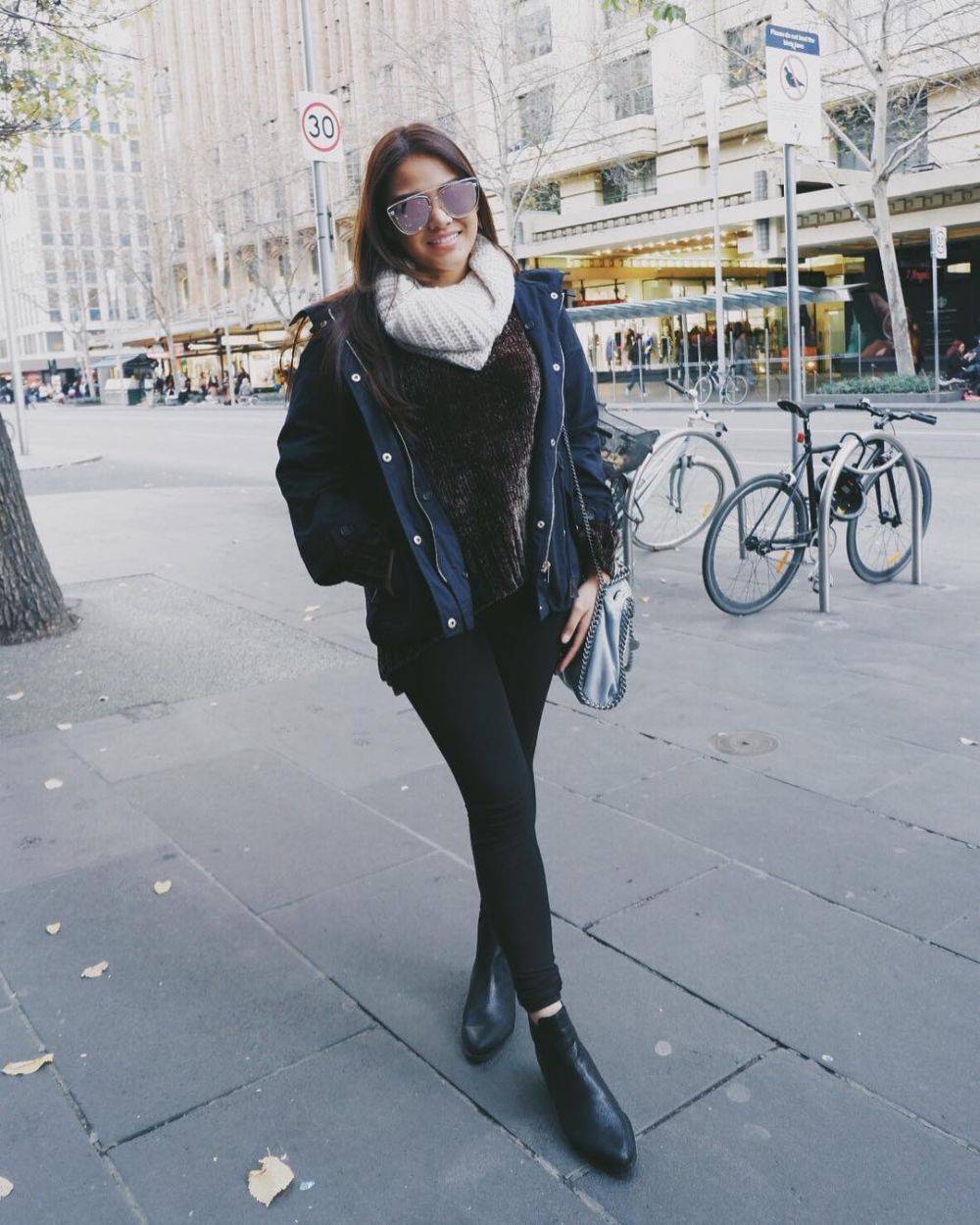 Kerap tampil seksi, intip 10 gaya Aurel Hermansyah berbusana tertutup