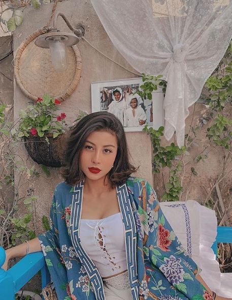 15 Potret Awkarin kunjungi Dubai, tampil lebih anggun dan fresh