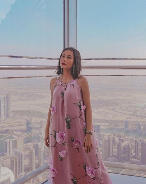 15 Potret Awkarin kunjungi Dubai, tampil lebih anggun dan fresh