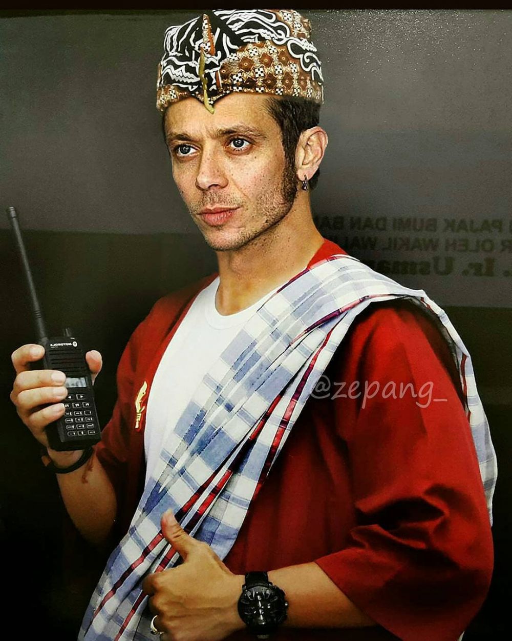 7 Editan kocak atlet dunia berpakaian ala santri, pakai sarung lho