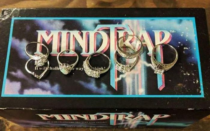 Pasangan kekasih mendadak kaya setelah temukan hal ini di kotak mainan