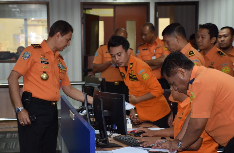 Pesawat Lion Air JT 610 jatuh, ini 10 potret proses evakuasi Basarnas