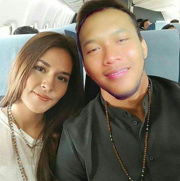 10 Editan foto seleb bak pacaran ini bikin senyum kecut