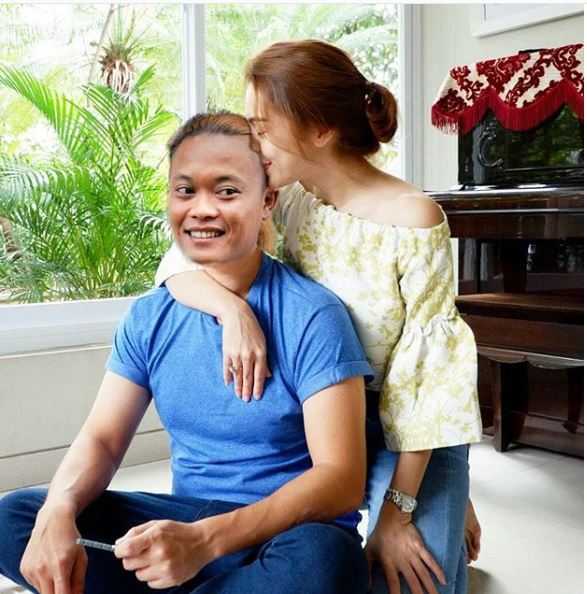 10 Editan foto seleb bak pacaran ini bikin senyum kecut