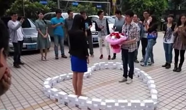 7 Kisah lamaran ini berujung apes, ada yang gagal gara-gara balon