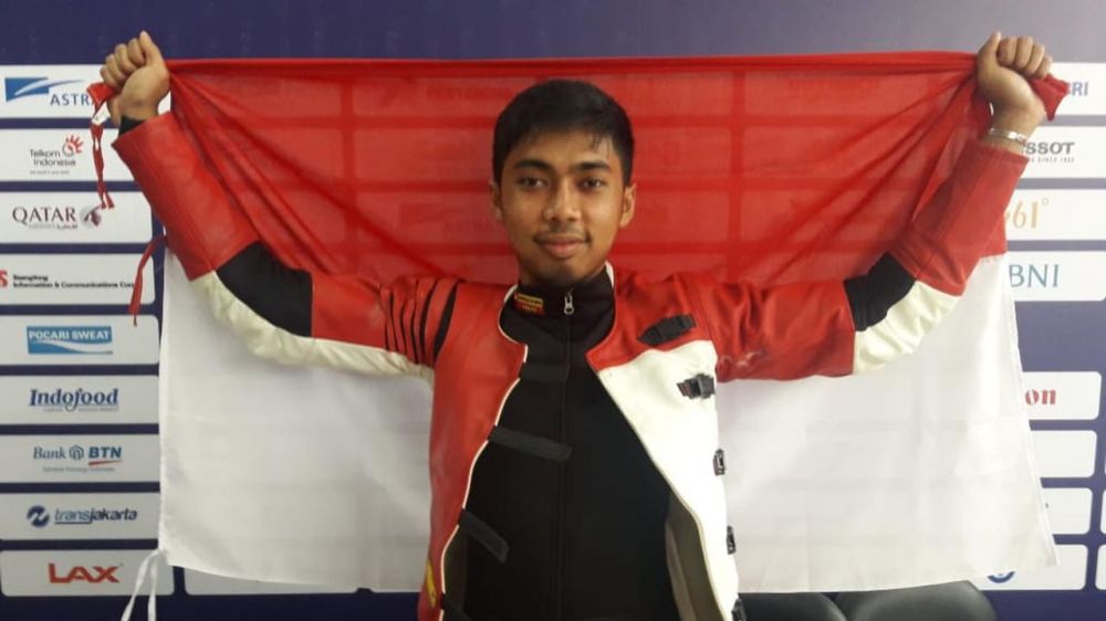 8 Seleb ini miliki pengalaman selamat dari kecelakaan pesawat