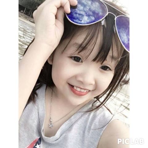 10 Potret Xiu Mishi, gadis 19 tahun yang parasnya mirip bocah SD