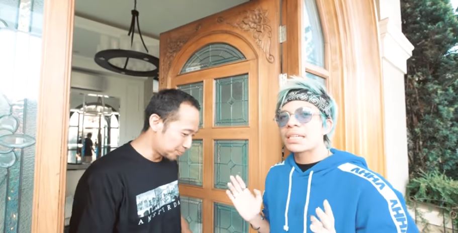 10 Penampakan kontrakan Denny Cagur sebelum sukses di dunia hiburan