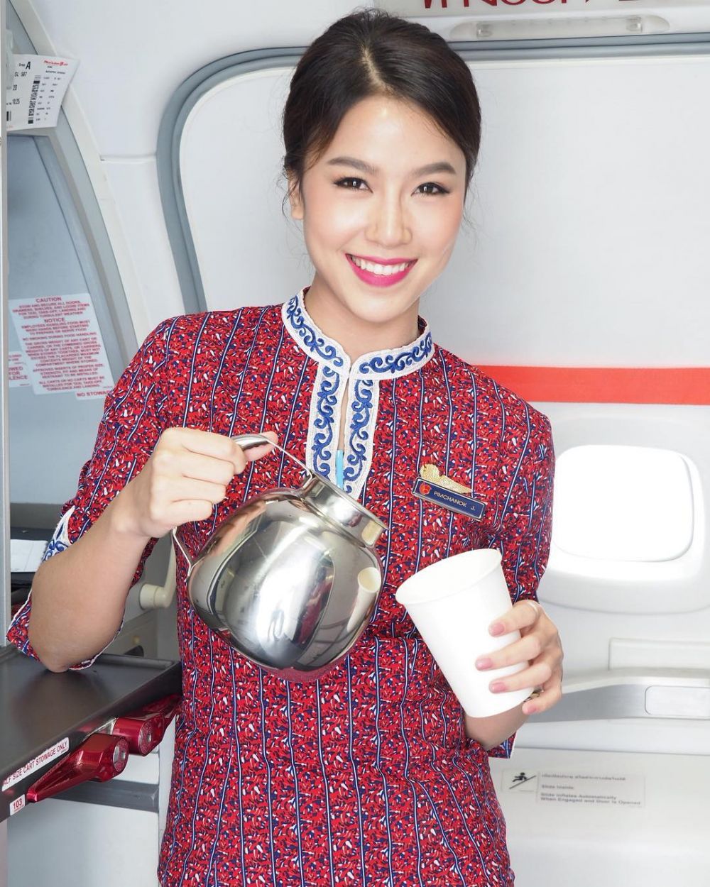 11 Pesona Miss Thailand 2014 yang jadi pramugari Thai Lion Air