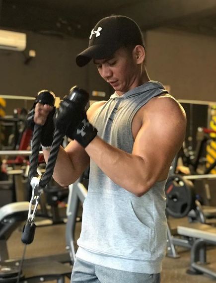 Ridho D'Academy penampilannya bikin pangling, ini 10 potretnya