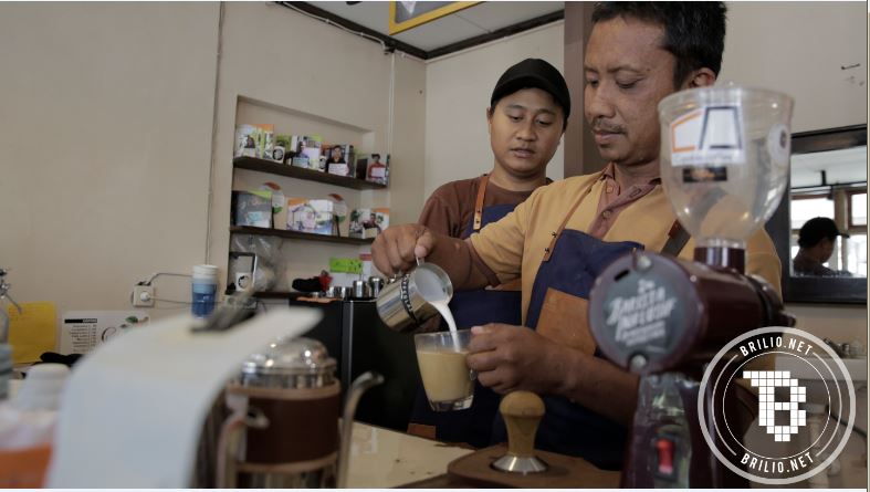 Kisah Eko & Yuli, barista tuna daksa sajikan kopi istimewa