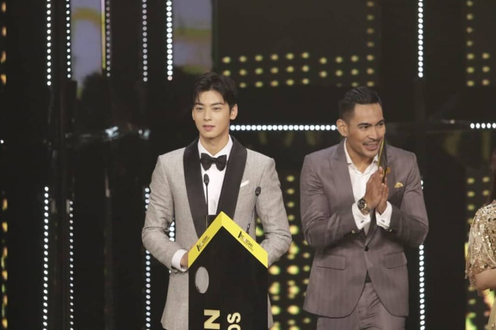 13 Potret Cha Eun-woo di Indonesian Television Awards 2018