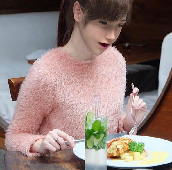 15 Foto selebgram Thalasya ini bikin terpesona, mirip Barbie