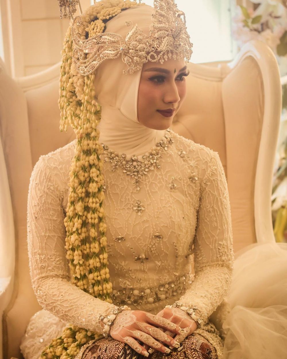 Melody eks JKT48 menikah, ini 13 momen akad hingga resepsinya