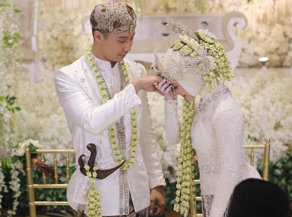 Melody eks JKT48 menikah, ini 13 momen akad hingga resepsinya