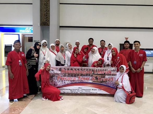 20 Foto kenangan Pretty Asmara saat berhijab, bikin pangling