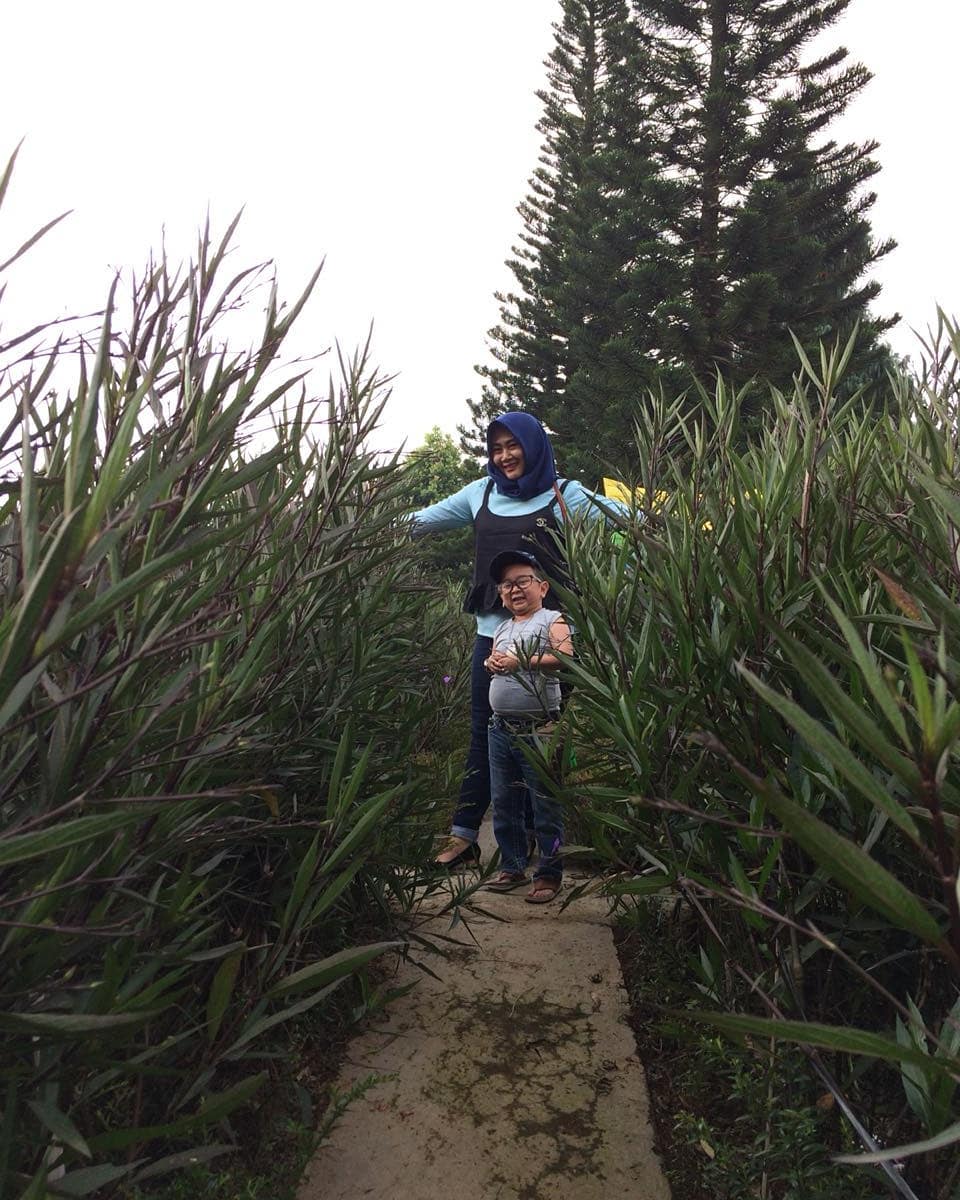 Daus Mini segera menikah, ini 14 potret bersama calon istri