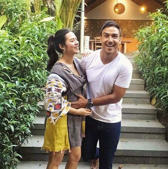 10 Gaya busana Raisa saat hamil, sederhana tapi tetap anggun