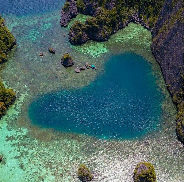 40 Tempat wisata Raja Ampat paling hits dan kekinian