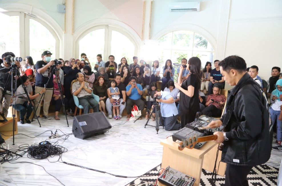 5 Momen Sutopo bertemu dengan Raisa, penuh kebahagiaan