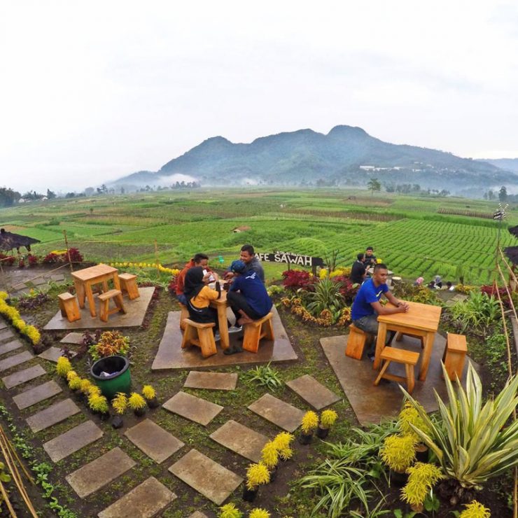 40 Restoran dan kafe di Malang paling hits dan kekinian