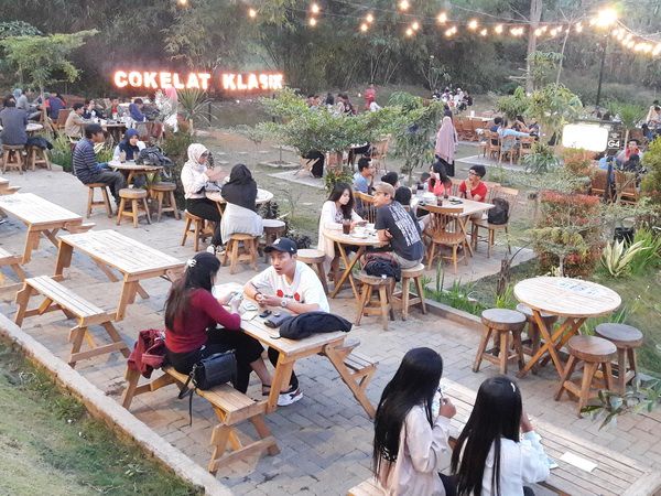 40 Restoran dan kafe di Malang paling hits dan kekinian