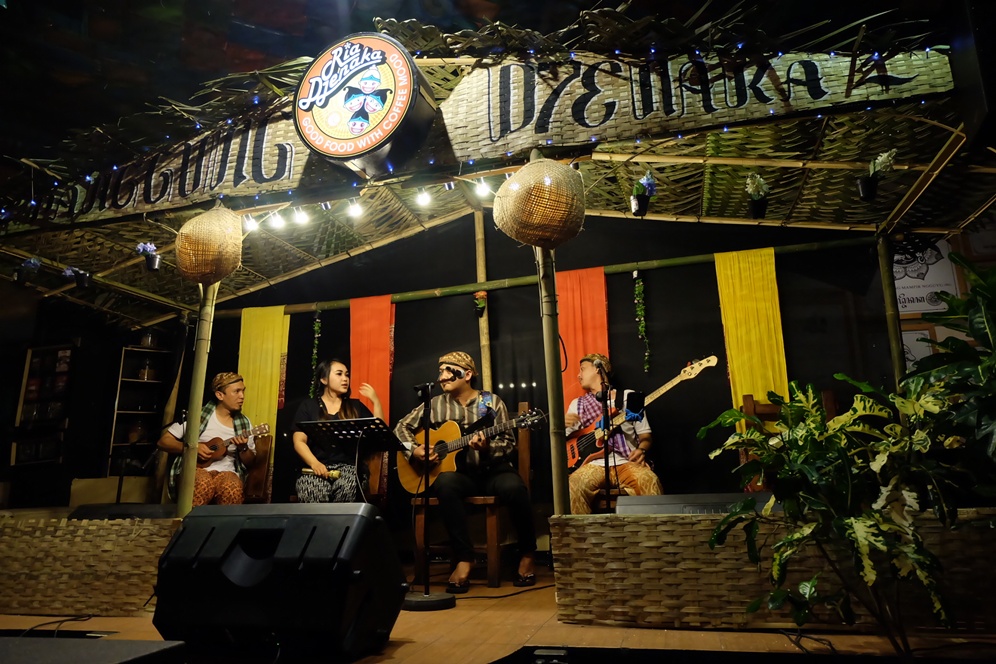 40 Restoran dan kafe di Malang paling hits dan kekinian