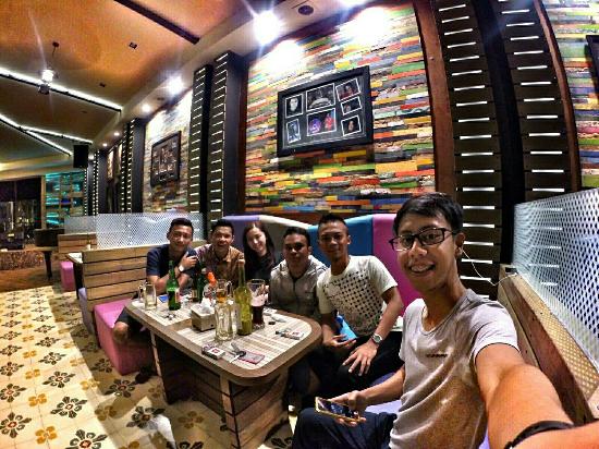 40 Restoran dan kafe di Malang paling hits dan kekinian