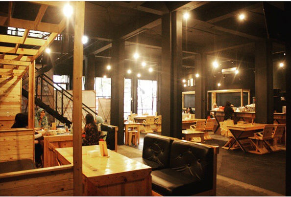 40 Restoran dan kafe di Malang paling hits dan kekinian