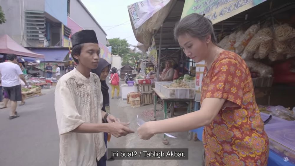 Sarwendah belanja di pasar dimintai donasi, reaksinya buat salut