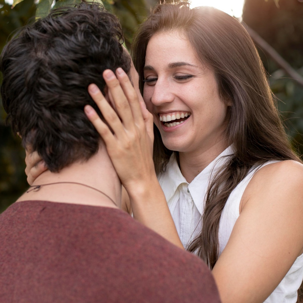 250 Pantun buat ngerayu pacar, auto makin langgeng dan mesra