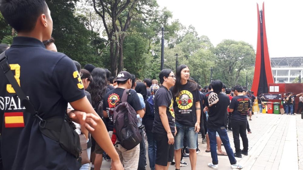 9 Foto euforia penonton menanti konser Guns N' Roses di Jakarta