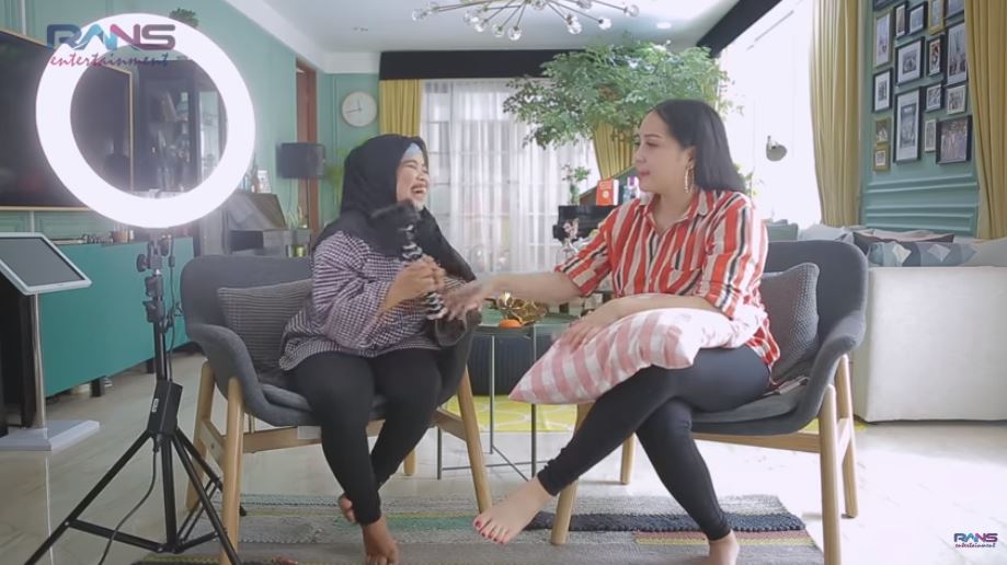 Ini 3 hadiah spesial Nagita Slavina untuk Rahmawati Kekeyi Putri