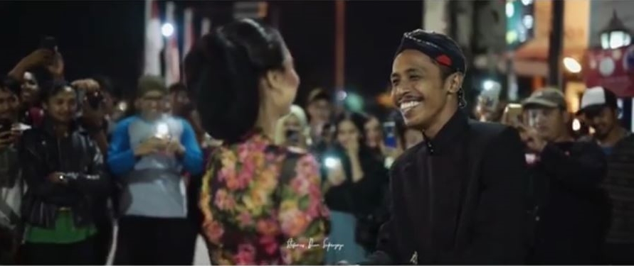 11 Potret prewedding Mas Pur 'Tukang Ojek Pengkolan' & Dwinda