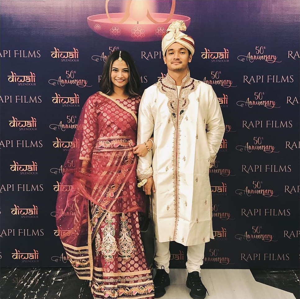 Gaya 15 seleb saat pakai busana India, memesona bak artis Bollywood