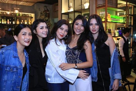 15 Momen ulang tahun member Girl Squad Theresa Wienathan, pecah