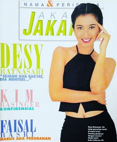 25 Potret Desy Ratnasari jadi cover majalah jadul, epik banget