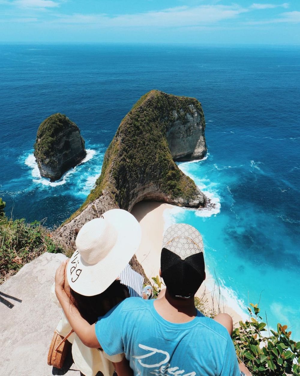 10 Potret wisata ketinggian Arief Poconggg & istrinya, mesra 