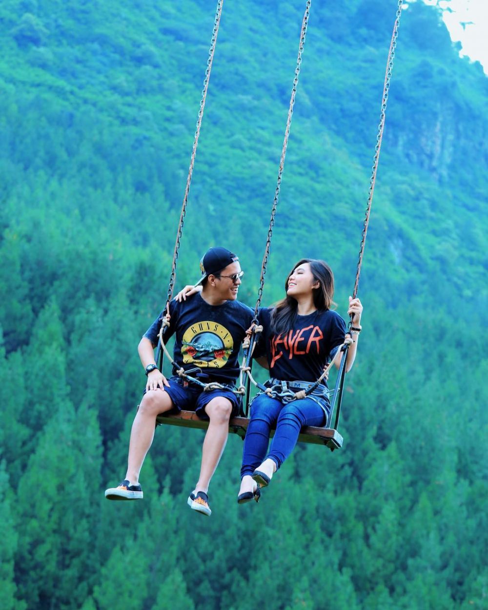 10 Potret wisata ketinggian Arief Poconggg & istrinya, mesra 