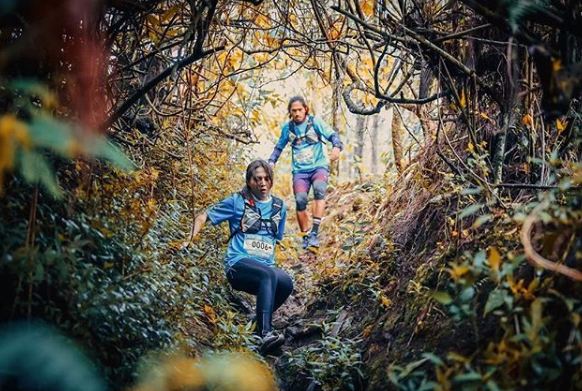 10 Gaya Olivia Jensen olahraga ekstrem, mendaki gunung di Austria