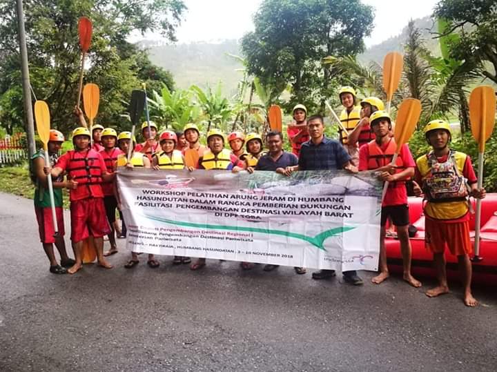 Aek Silang, arung jeram menantang yang bermuara di Danau Toba