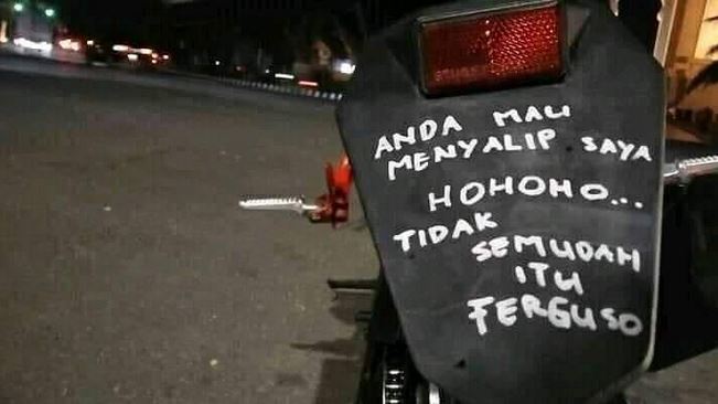 20 Tingkah lucu pengendara motor, Indonesia banget