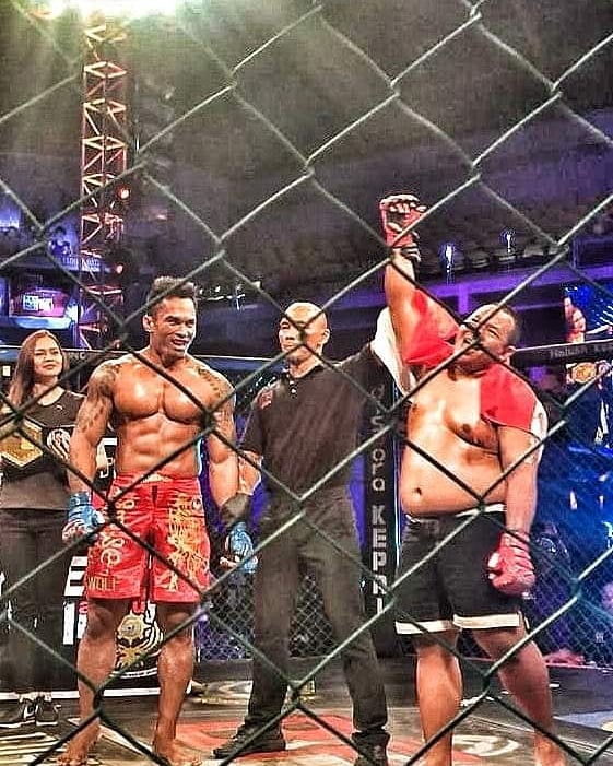 Petarung tambun asal Indonesia ini jadi juara heavyweight MMA