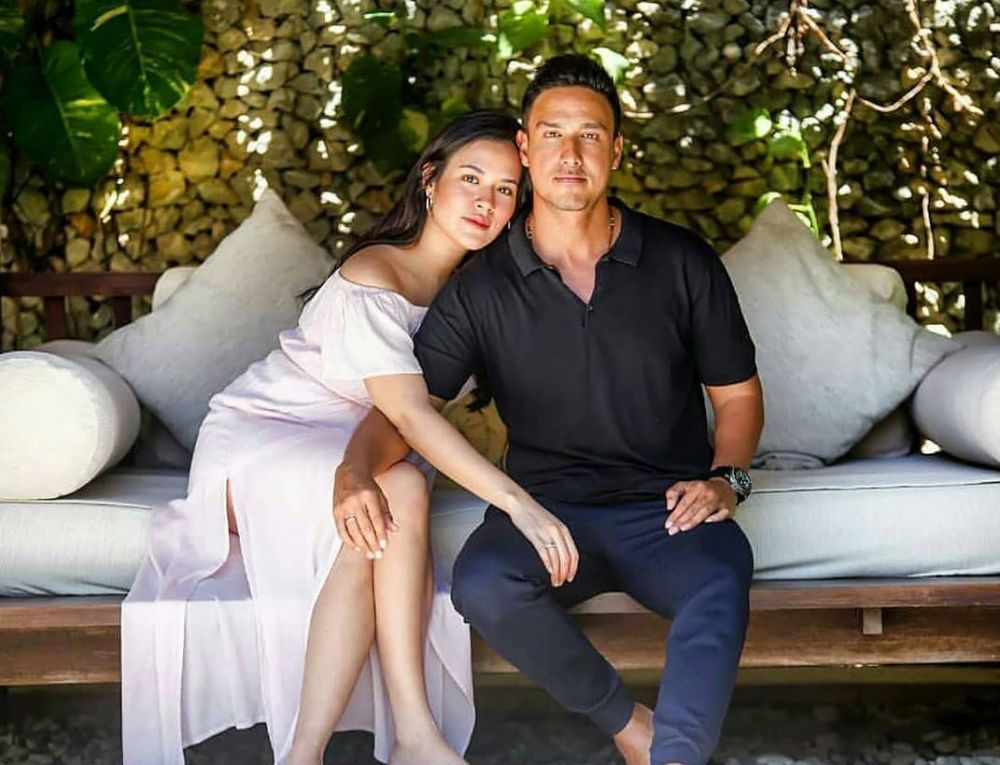 13 Potret baby moon Raisa & Hamish Daud, seru dan romantis