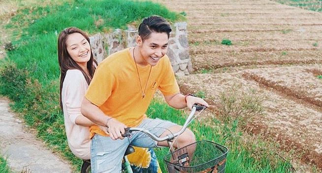 12 Momen romantis Siti Badriah bareng pacar, bikin baper